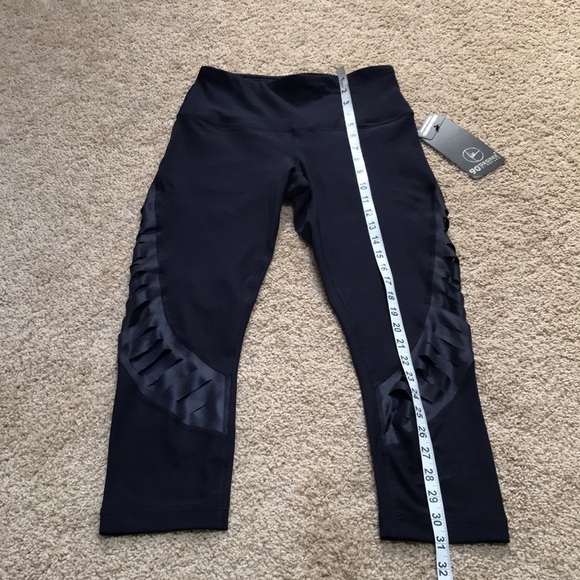 NWT! 90 DEGREES by reflex size S cut out leggings - Picture 6 of 10